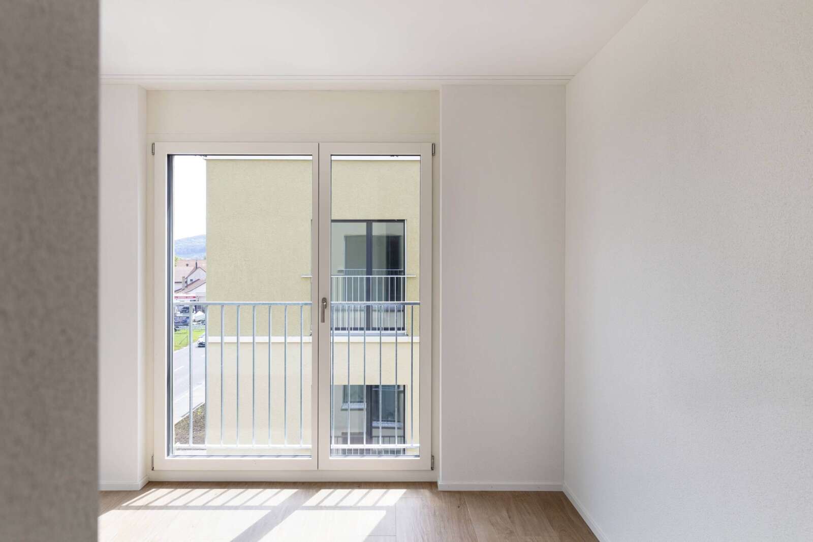 Orlando Architektur Neubau Wohnsiedlung Chruezgaessli Eschenz 10 Schalfzimmer Parkett Fenster Urban