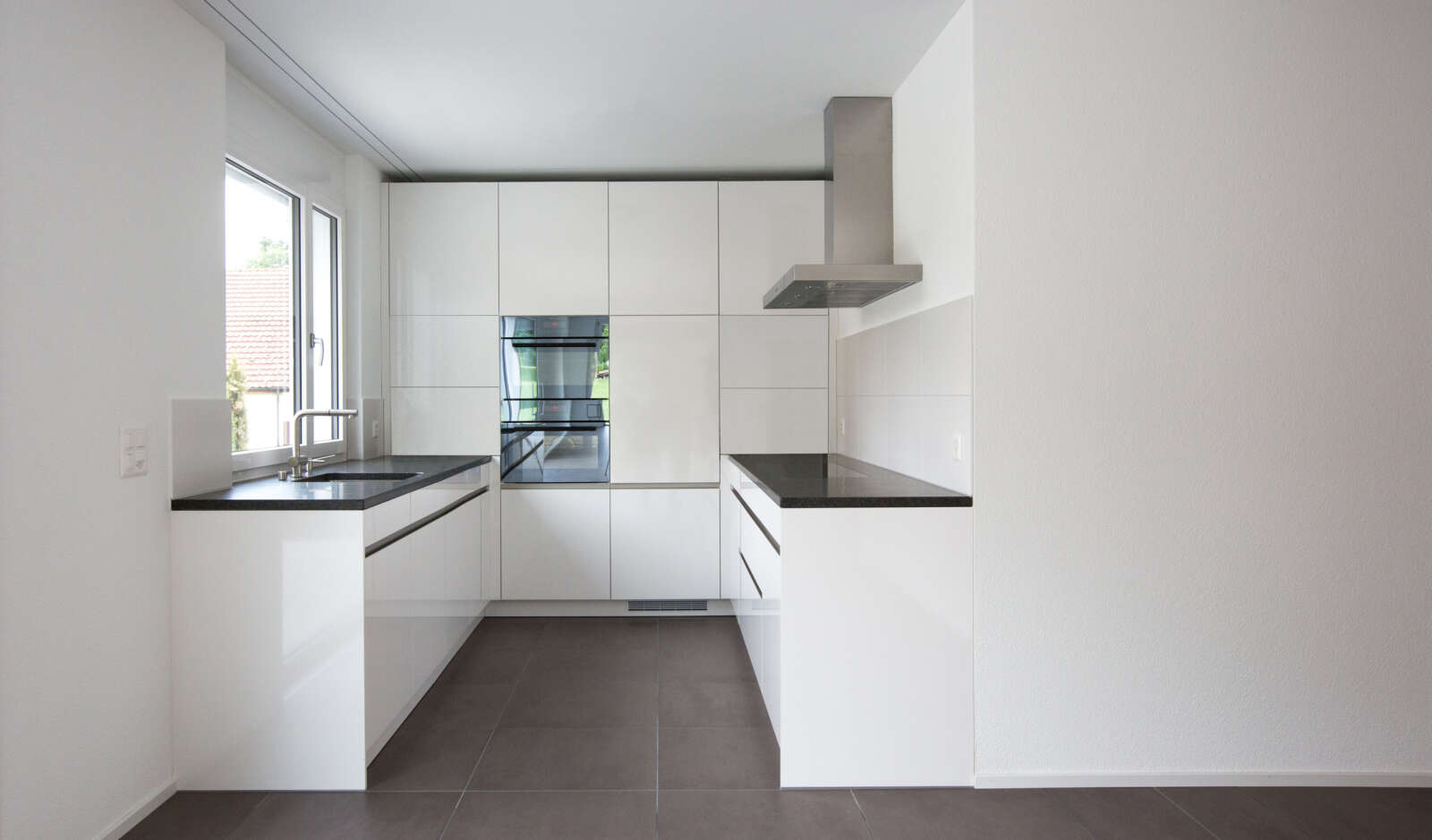 Orlando Architektur Neubau Einfamilienhaus Bolsternbuckstrasse Kollbrunn 5 Küche
