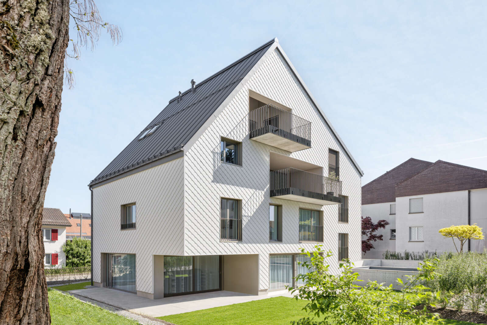 Orlando Architektur Neubau Mehrfamilienhaus Schlossstrasse Wiesendangen 12 Volumetrie Loggia Balkonen