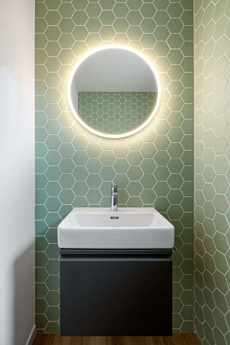 Orlando Architektur Neubau Wohnhaus Steineggstrasse Wiesendangen 12 Badezimmer Lavabo Detail